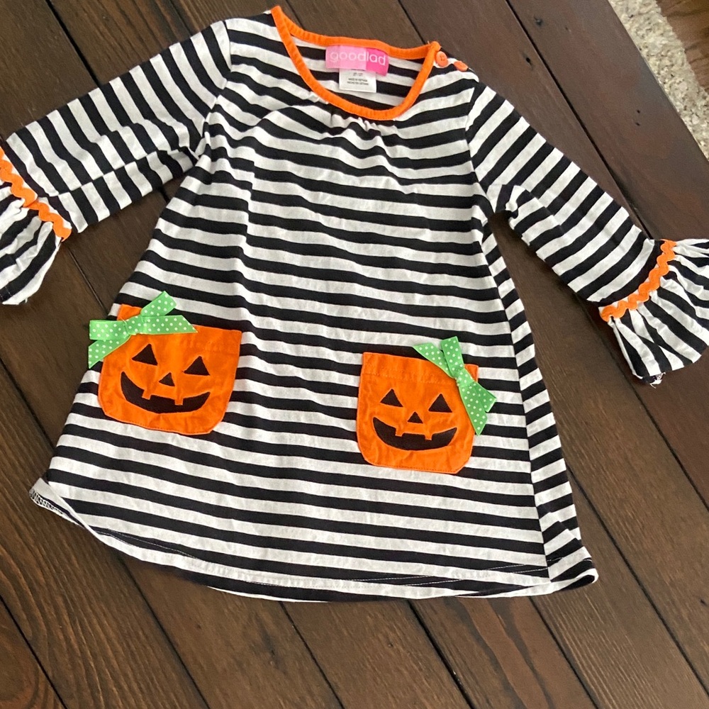Good Lad Black and White Striped Pumpkin Dress size-2T